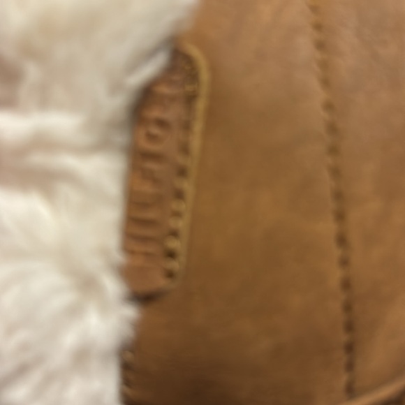 EUC Tommy Hilfiger snow sleet boots size 9 women’s man made faux fur upper - Picture 11 of 14